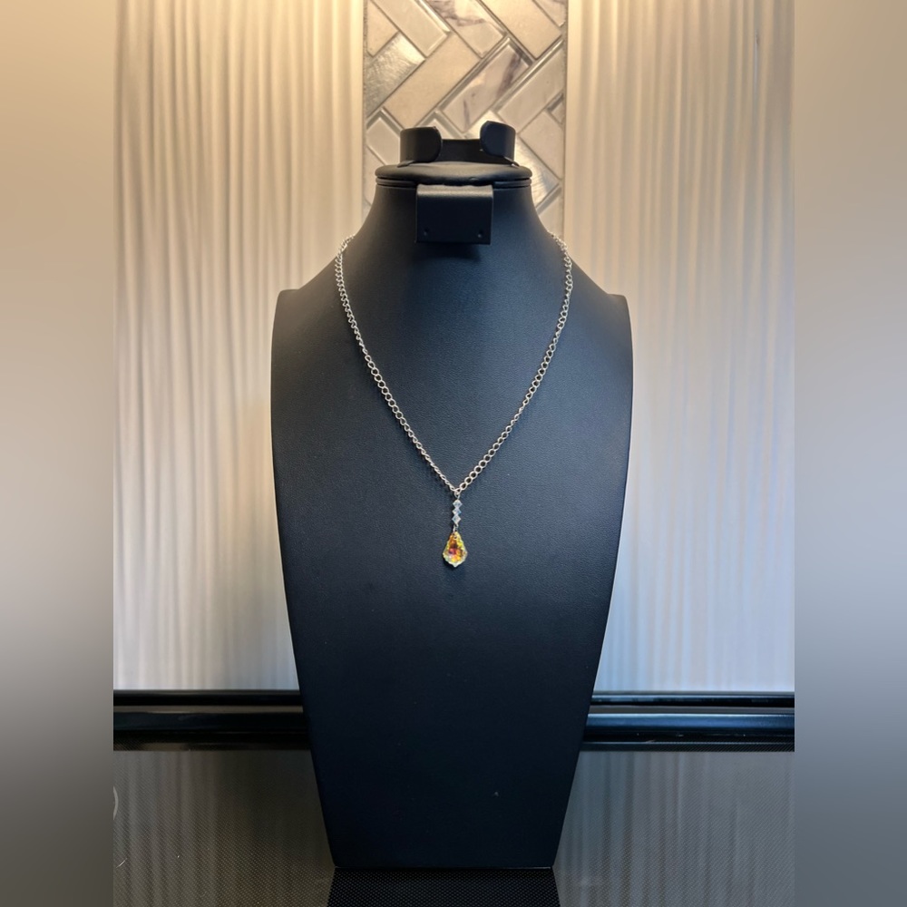 Dainty Teardrop Y BAROQUE CRYSTAL Pendant Necklace